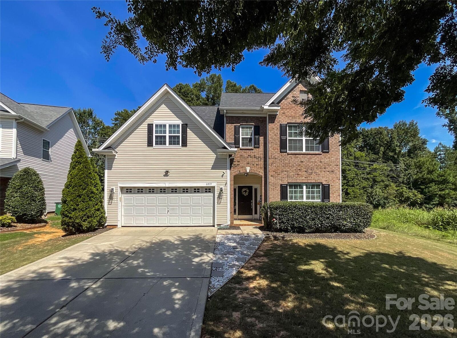 Property Photo:  6019 Grassy Knoll Circle  NC 28104 