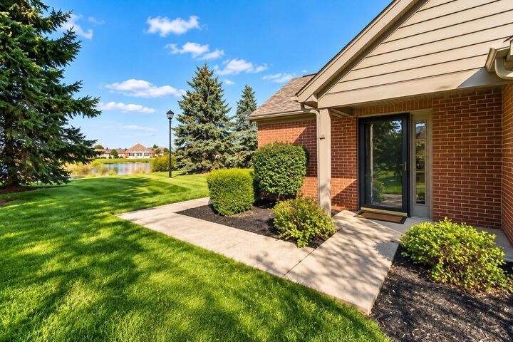 Property Photo:  3887 Oakbrook Lane  OH 43065 