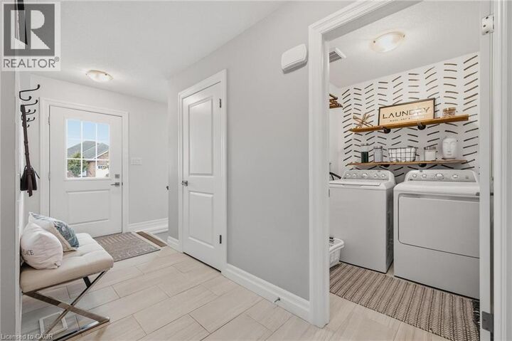 Property Photo: 4 Parkmeadow Place ON N4W 0A9