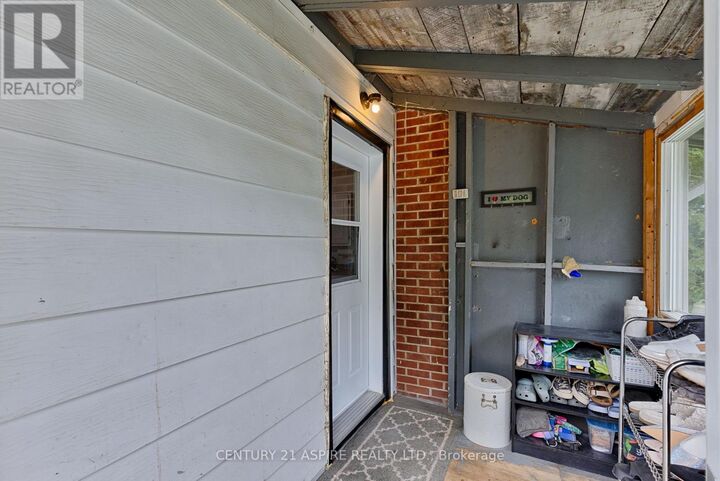 Property Photo:  648 Moffat Street  ON K8A 3Y1 