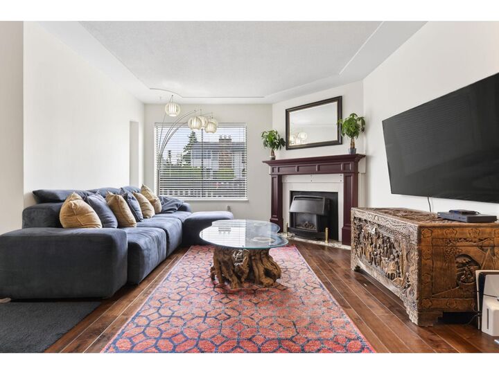 Property Photo:  1424 Martin Street 102  BC V4B 3W7 