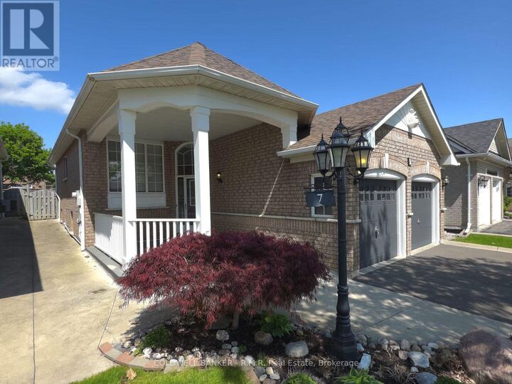 Property Photo:  7 Fletchers Creek Boulevard  ON L6X 4R7 