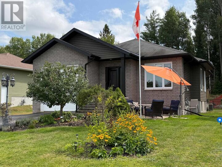 Property Photo:  30 Osprey Crescent  ON P0H 1H0 