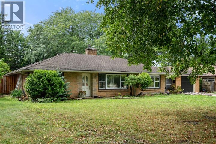 Property Photo:  2725 Buckingham Drive  ON N8T 2C1 