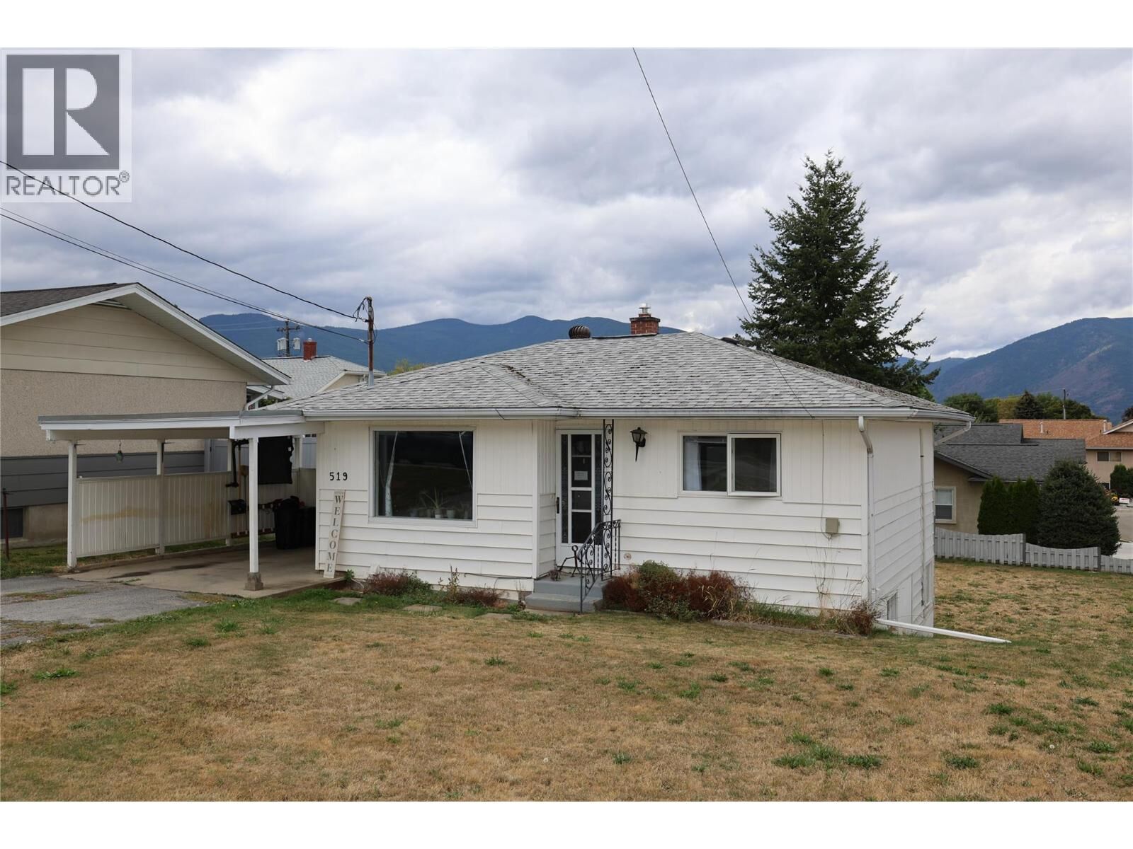Property Photo:  519 20th Avenue South  BC V0B 1G5 