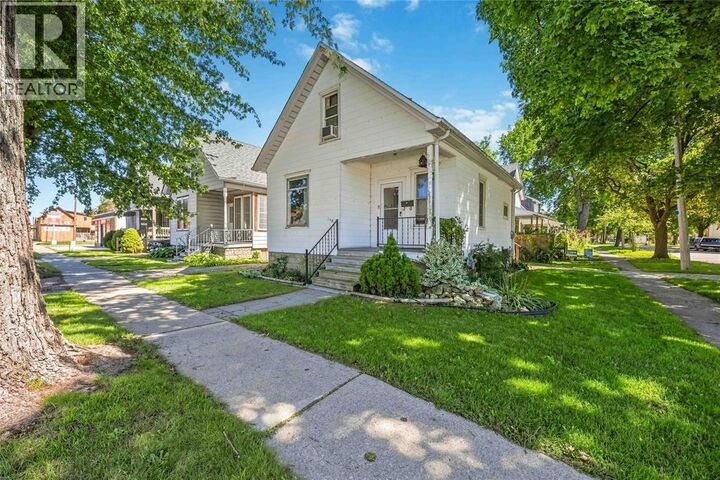 Photo de la propriété:  146 Mitton Street North  ON N7T 6G8 