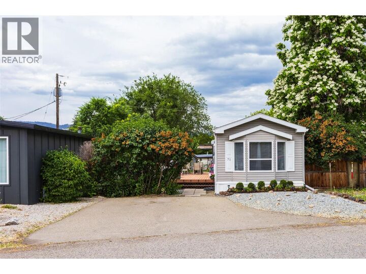 Property Photo:  2035 Boucherie Road 71  BC V4T 1Z8 