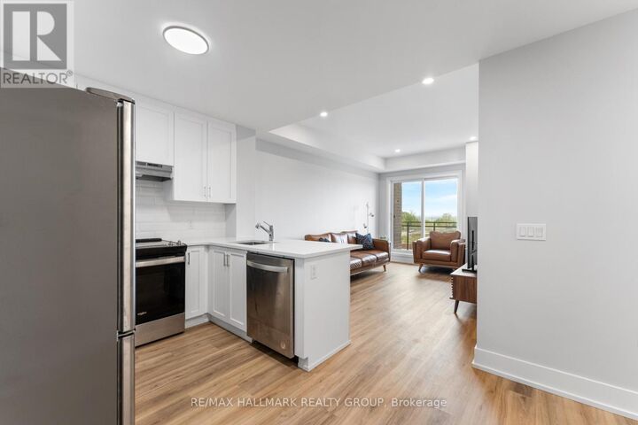 Property Photo:  1350 Hemlock Road 411  ON K1K 5C2 