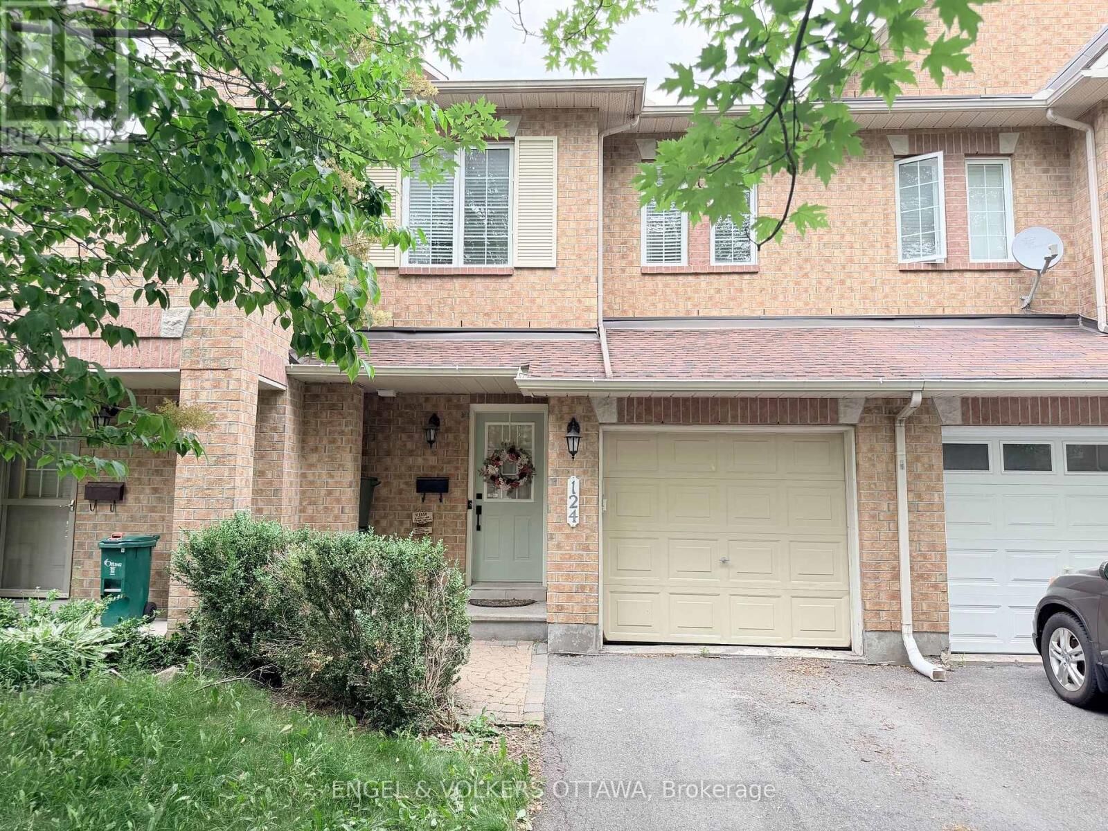Property Photo:  124 Landover Crescent  ON K2M 2W2 