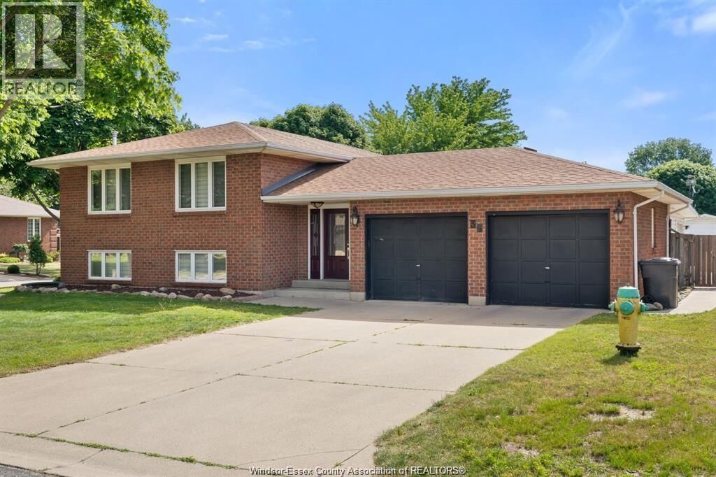 Property Photo:  36 Cherrywood  ON N8H 4Z9 