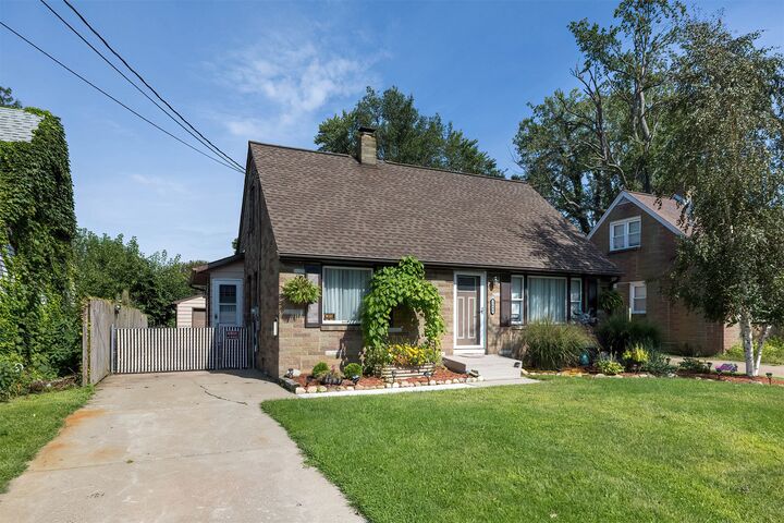 Property Photo: 2648 Putnam Drive PA 16511