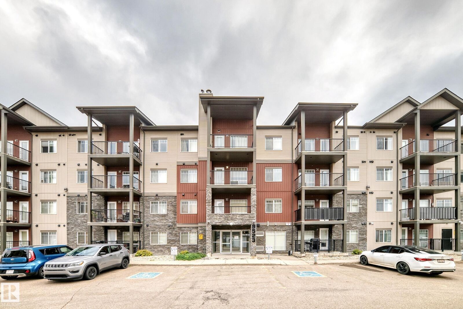 Property Photo: 9523 160 Avenue NW 302 AB T5Z 0M4