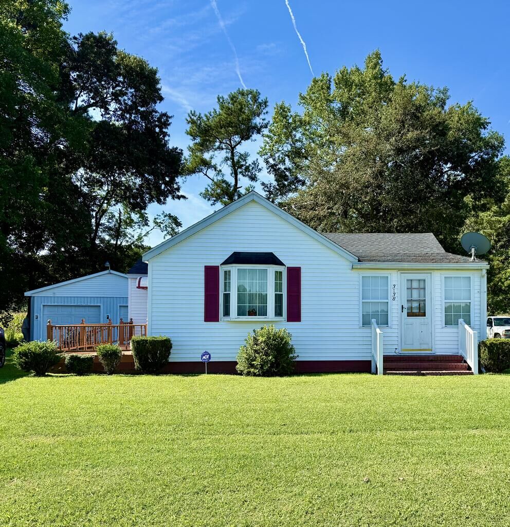 Property Photo:  3138 Davis Rd  VA 23415 