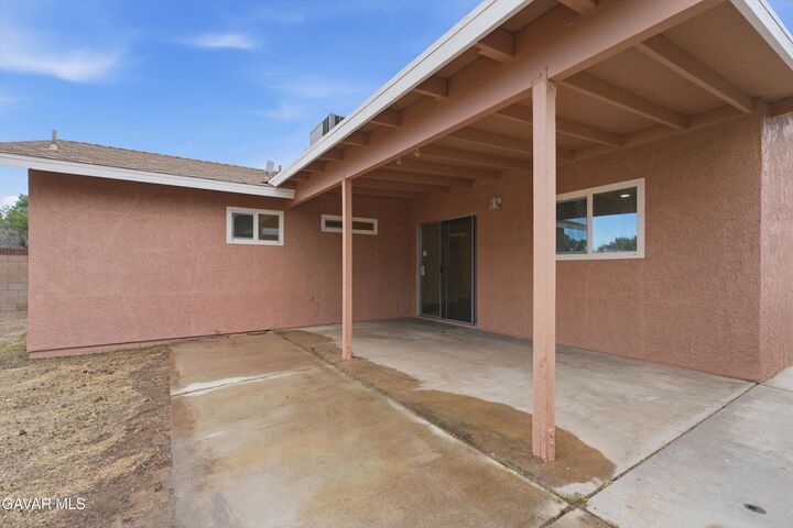 Property Photo: 44453 Watford Ave Avenue CA 93535
