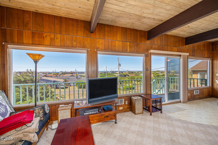 Property Photo:  1713 NW Parker Avenue  OR 97394 