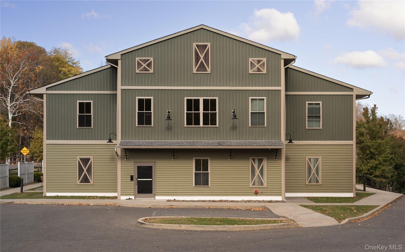Property Photo:  128 Vineyard Avenue 202  NY 12528 