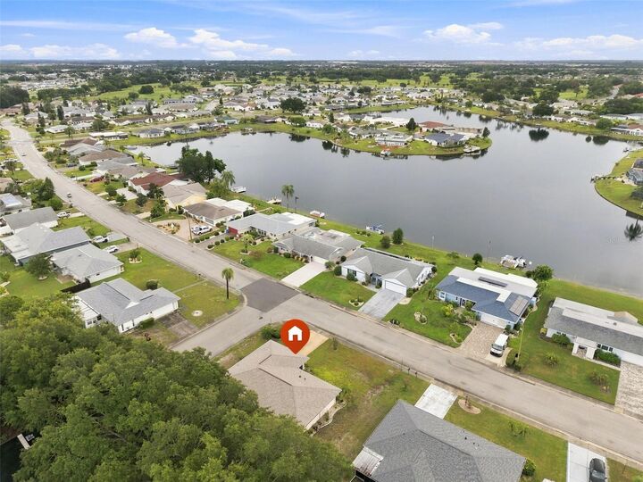 Property Photo:  1601 New Bedford Drive  FL 33573 