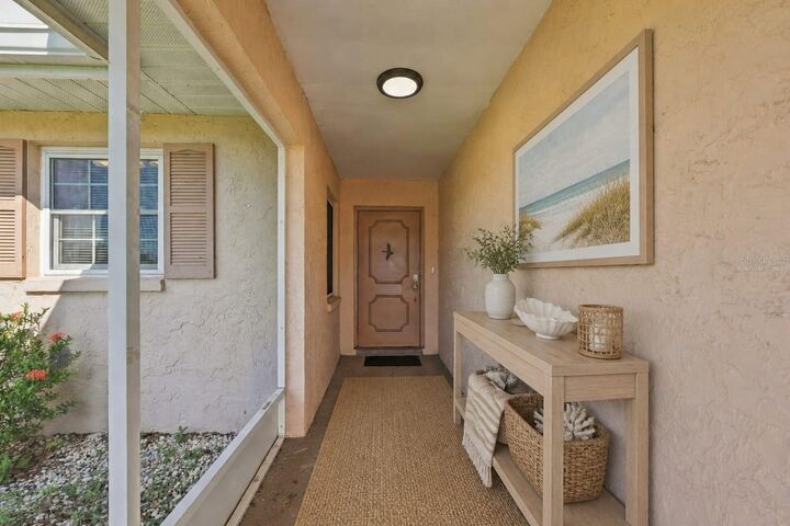 Property Photo:  1601 New Bedford Drive  FL 33573 