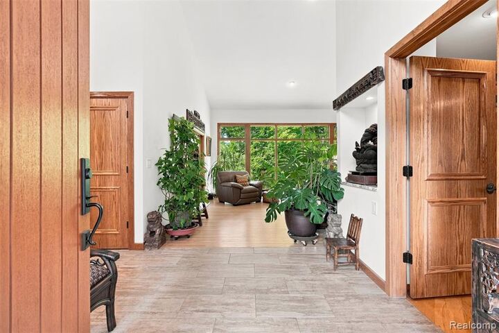 Property Photo: 305 Wilshire Drive MI 48302 1063
