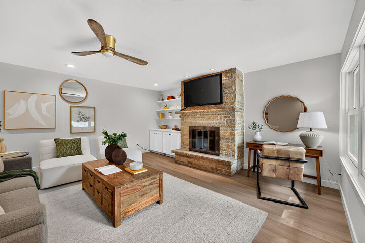 Property Photo:  11500 N Buntrock Ave  WI 53092 