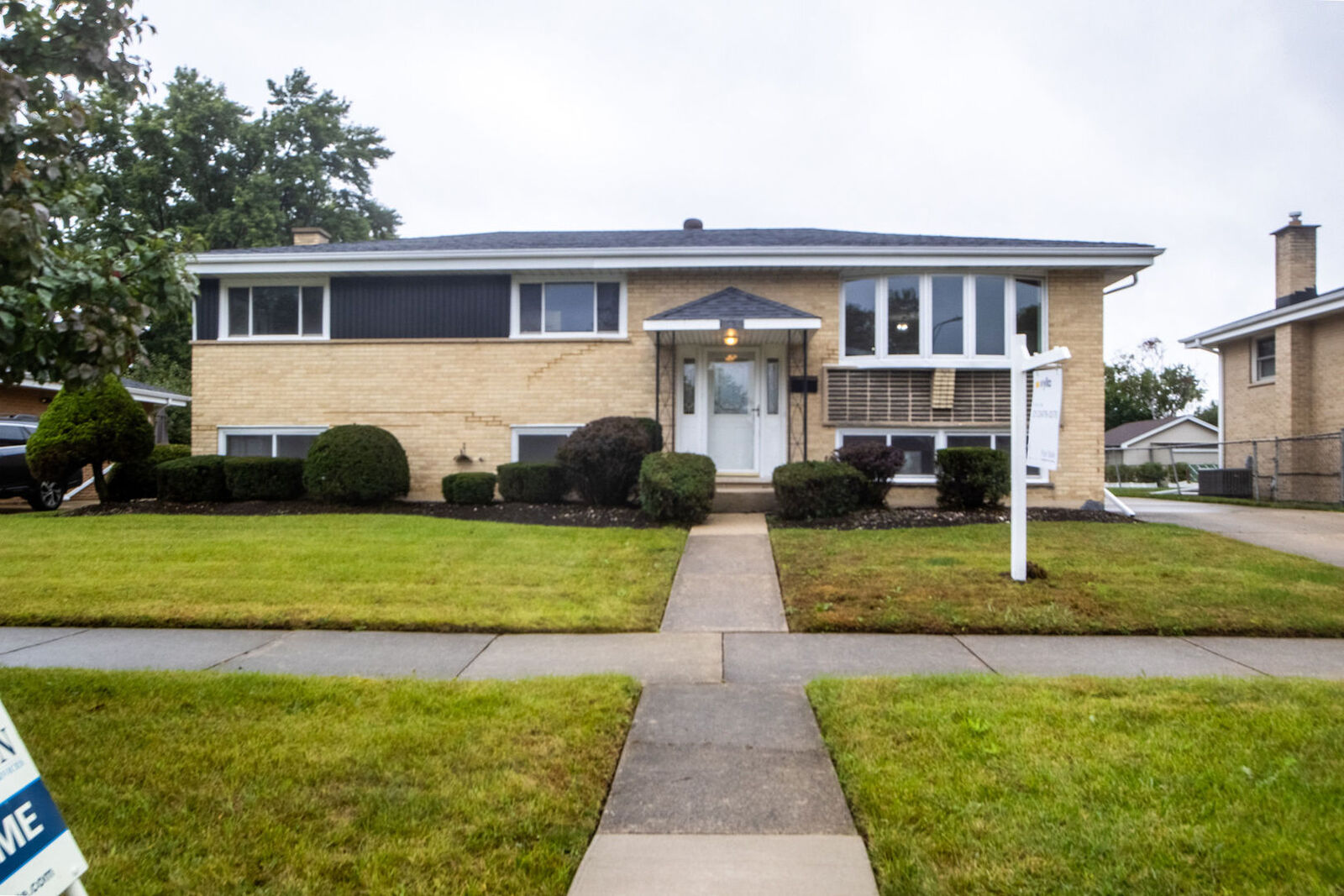 Property Photo: 565 Arlene Drive IL 60191