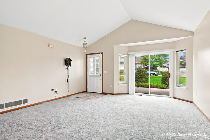 Property Photo: 1744 Court Street 1744 IL 60050