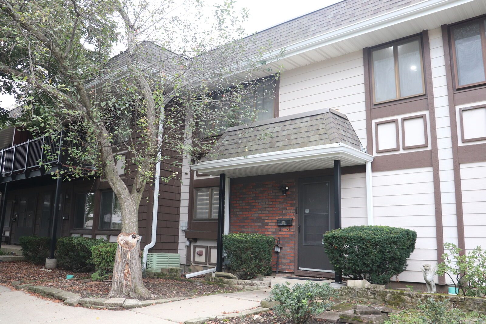 Property Photo: 1249 Court C IL 60133