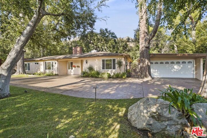 Property Photo:  2452 N Altadena Drive  CA 91001 