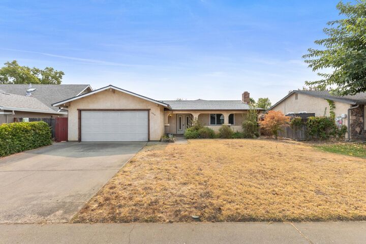 Property Photo: 3913 Smithfield Way CA 95826
