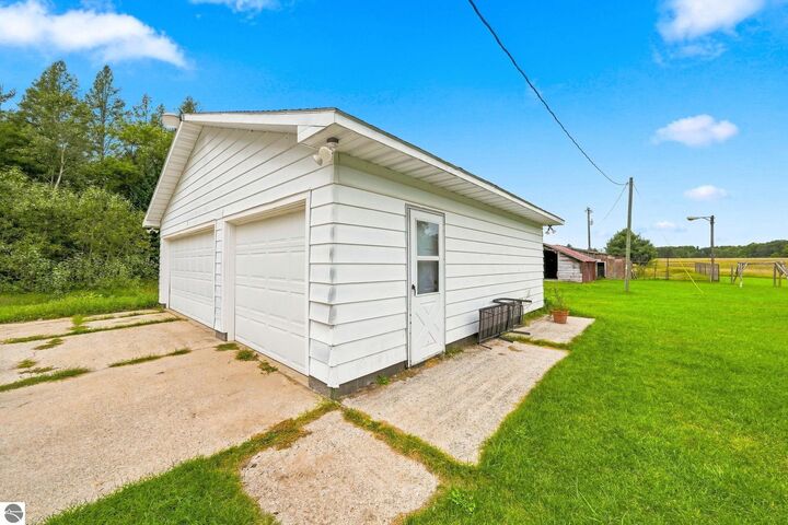 Property Photo: 3433 E 46 Road MI 49601