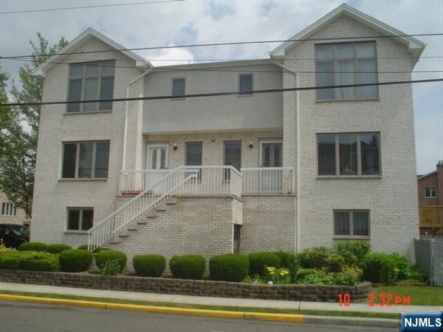 Property Photo:  8 Hillcrest Avenue A  NJ 07024 