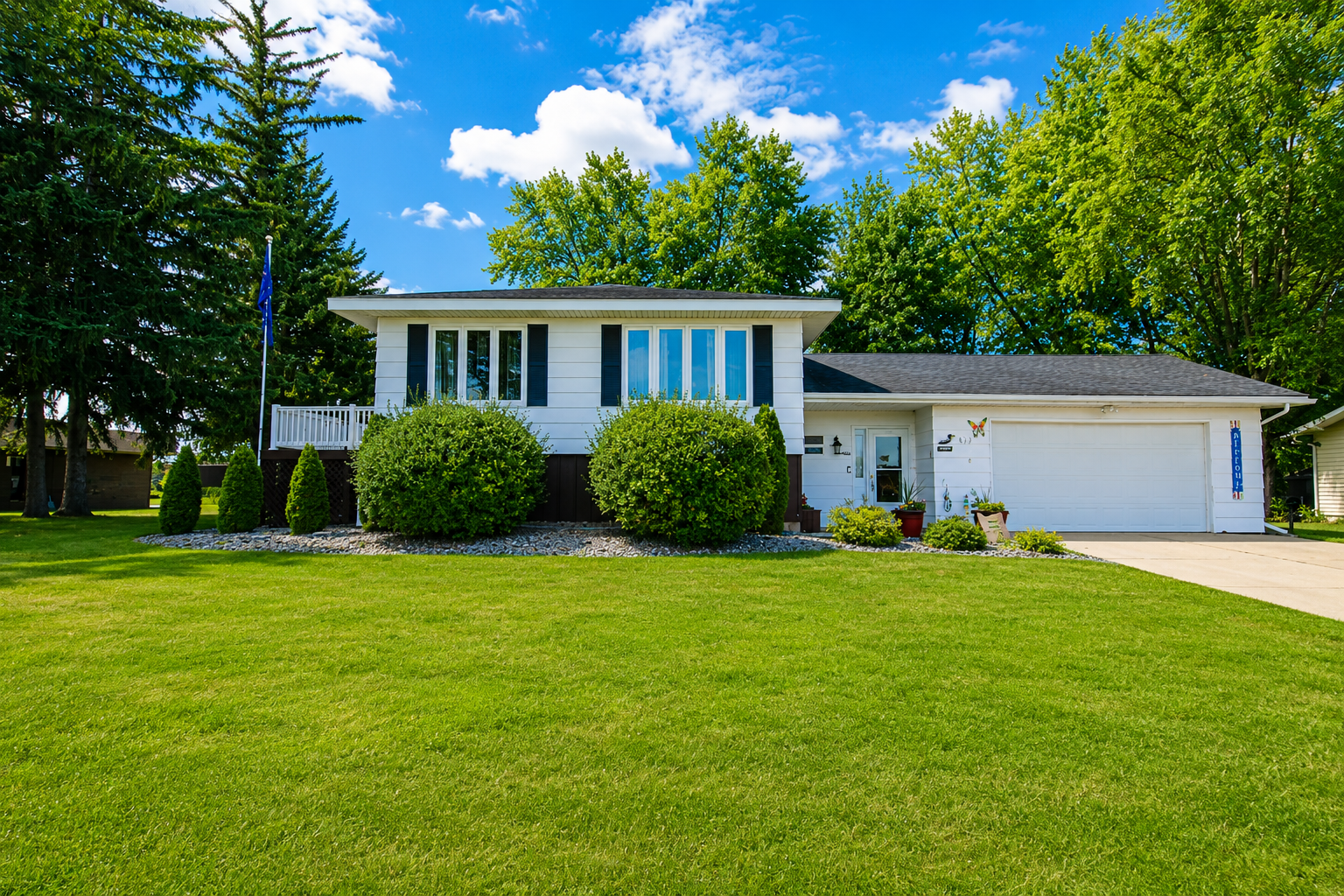 Property Photo: 913 1st Avenue SE MN 56347