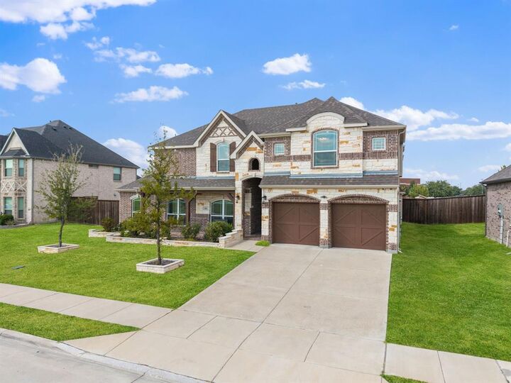 Property Photo: 461 Highbridge Lane TX 75078