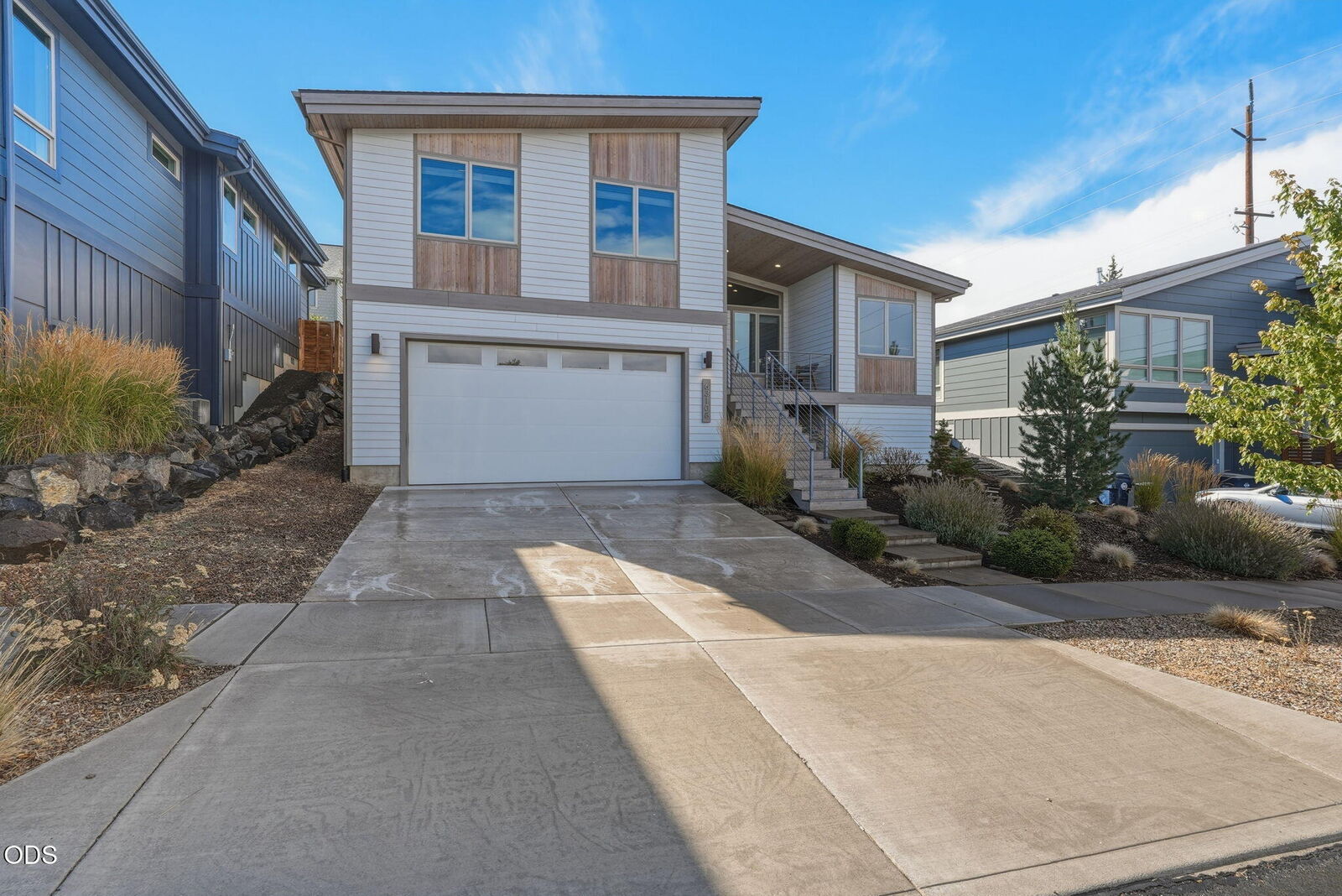 Property Photo: 63108 NE Iner Loop OR 97701