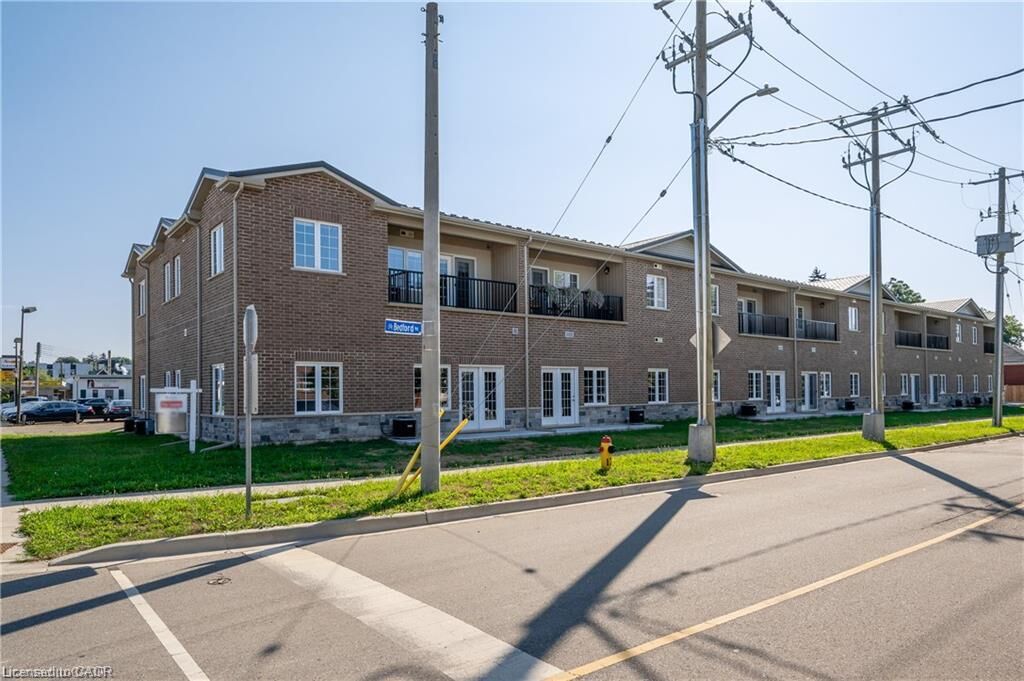 Property Photo:  161 Ottawa Street 104  ON N2G 3T2 