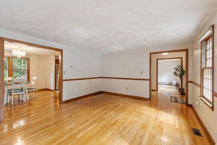 Property Photo:  4 Apple Tree Ln  MA 01887 
