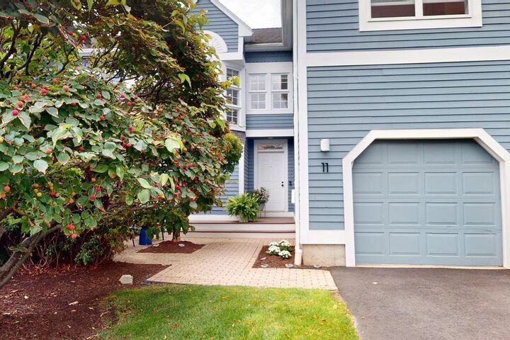 Property Photo: 15 Kings Way 11 MA 02451