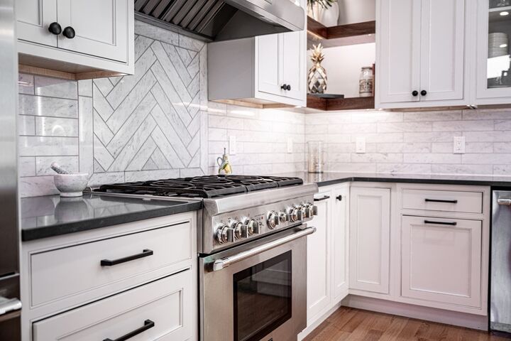 Property Photo:  11 Locke St  MA 01890 