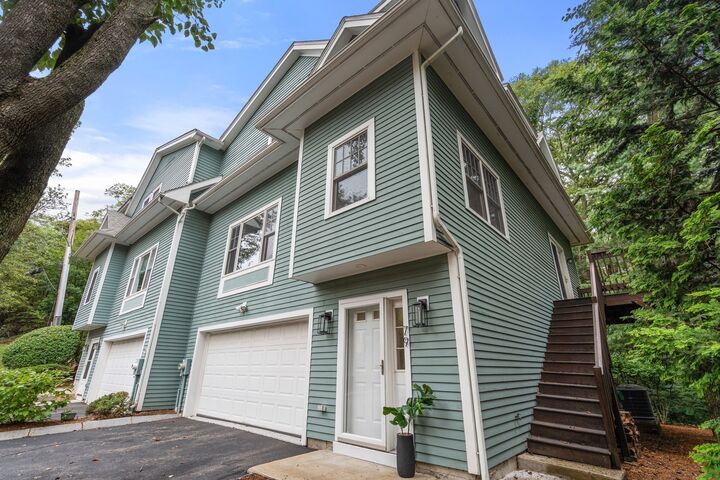 Property Photo: 79 Beecher Pl 5 MA 02459