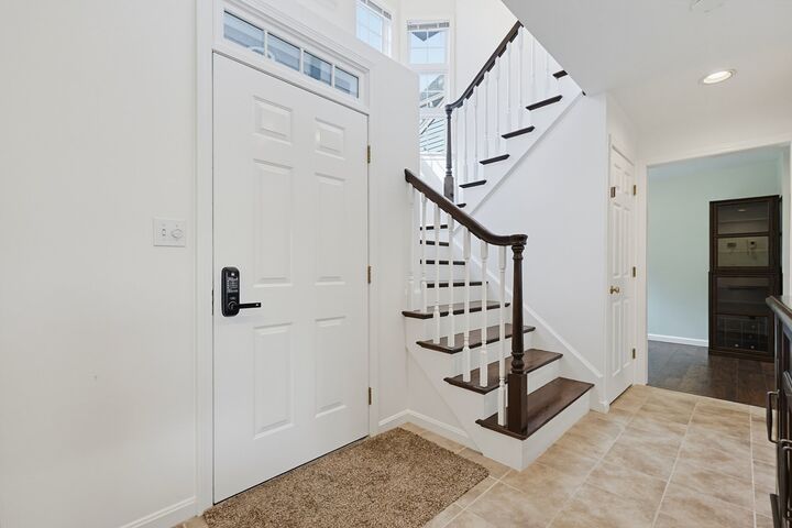 Property Photo: 15 Kings Way 4 MA 02451
