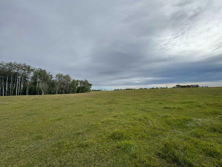 Property Photo:  SW-4-77-6-W6 ...  AB T0H 3G0 