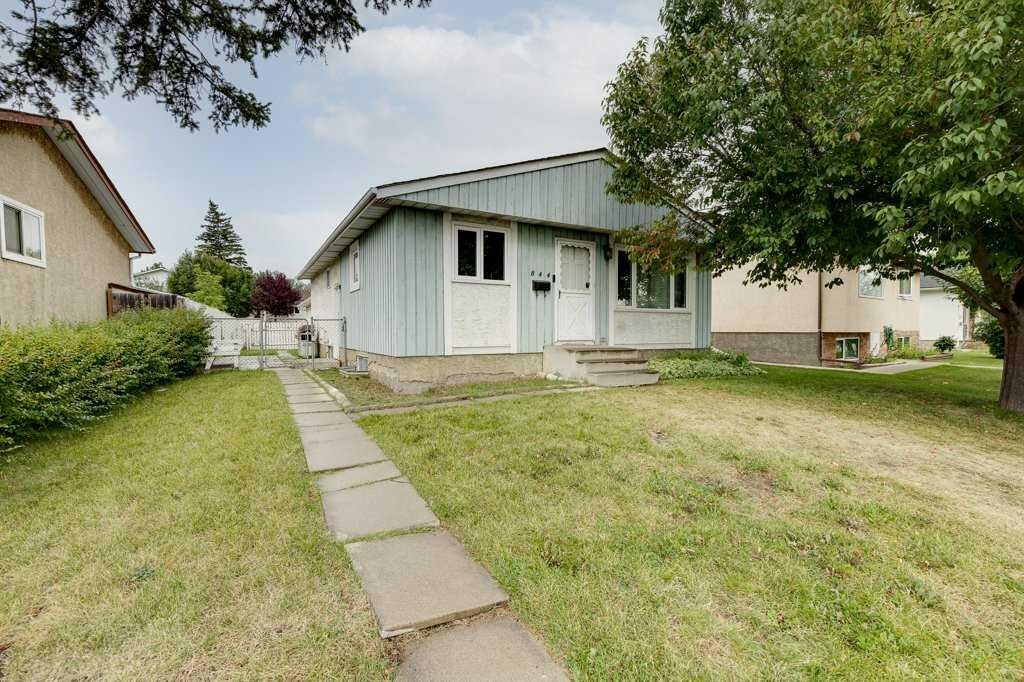 Property Photo:  844 Rundlecairn Way NE  AB T1Y 2R7 