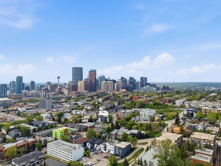Property Photo:  532 5 Avenue NE 305  AB T2E 0L2 