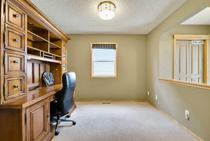 Property Photo:  7308 26 Avenue SW  AB T3H 5T3 