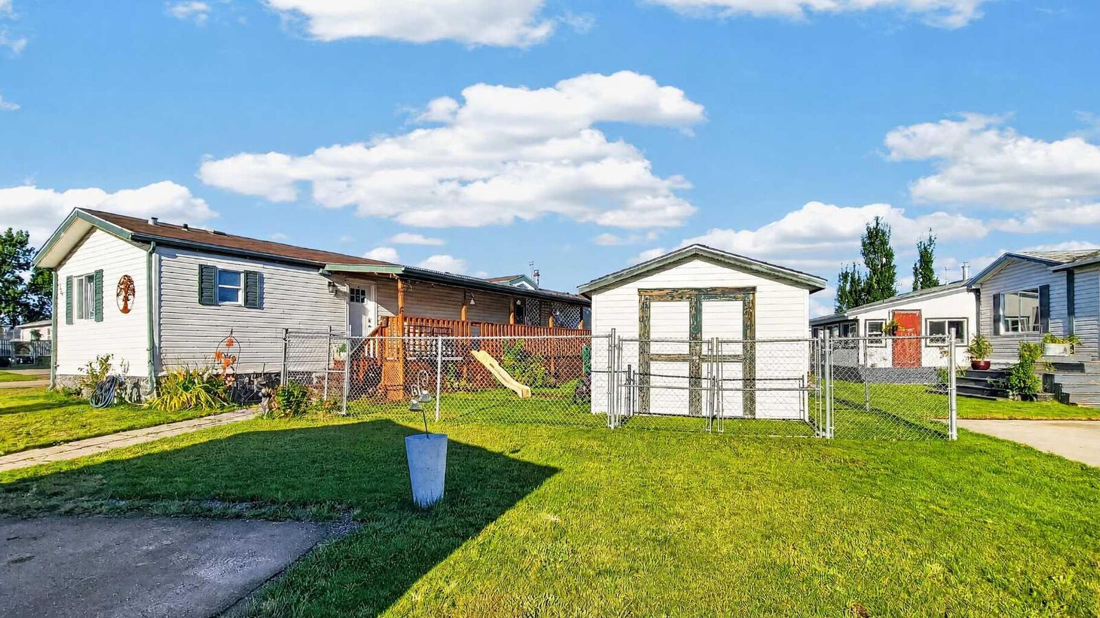 Property Photo:  160 Pickles Crossing  AB T8W 5K5 