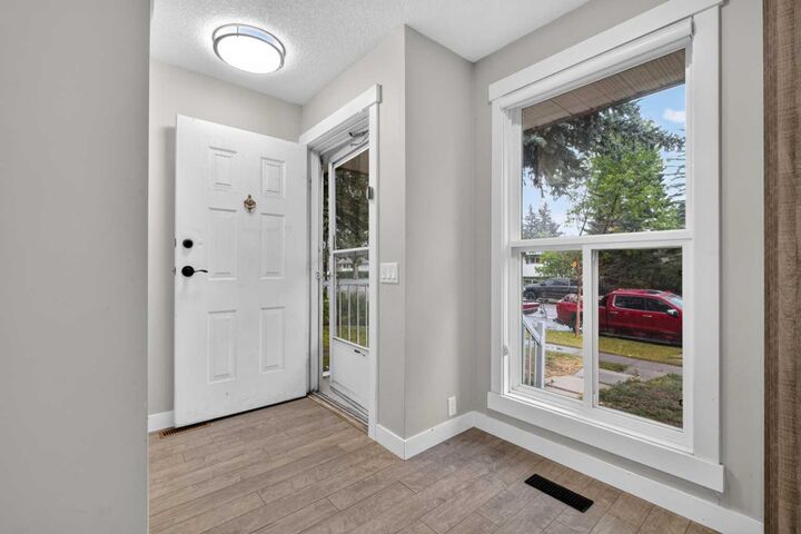 Property Photo:  6415 Rundlehorn Drive NE  AB T1Y 2B7 