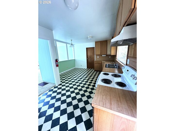 Property Photo: 2840 Grand Ave OR 97103