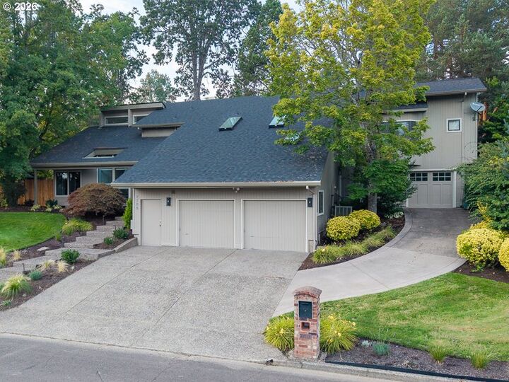 Property Photo:  7785 SW Westgate Way  OR 97225 