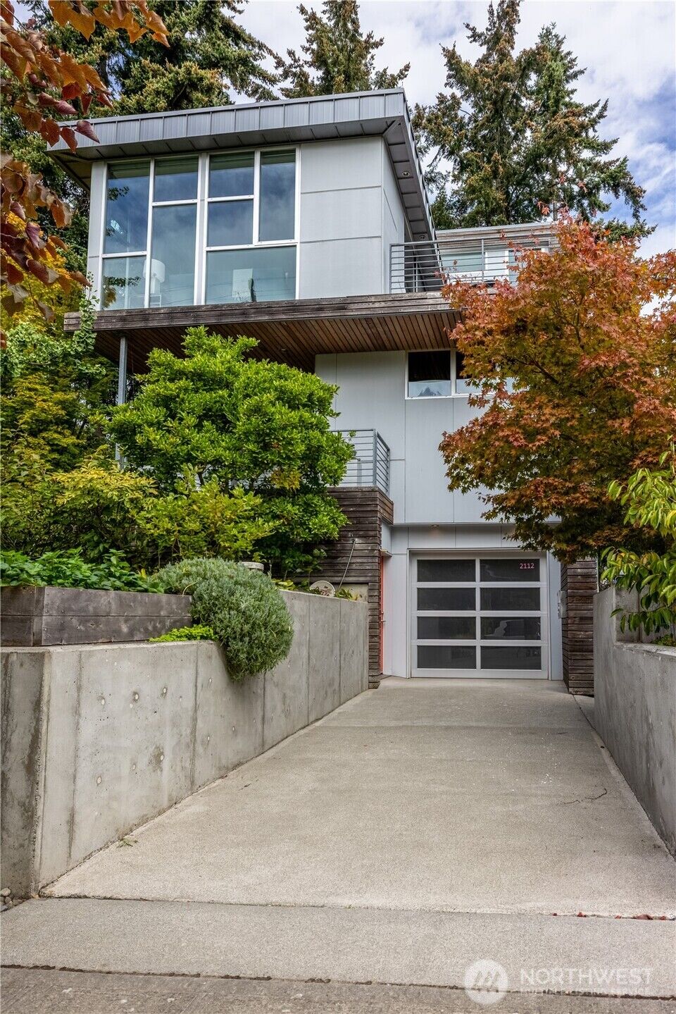 Property Photo: 2112 N 46th Street WA 98103