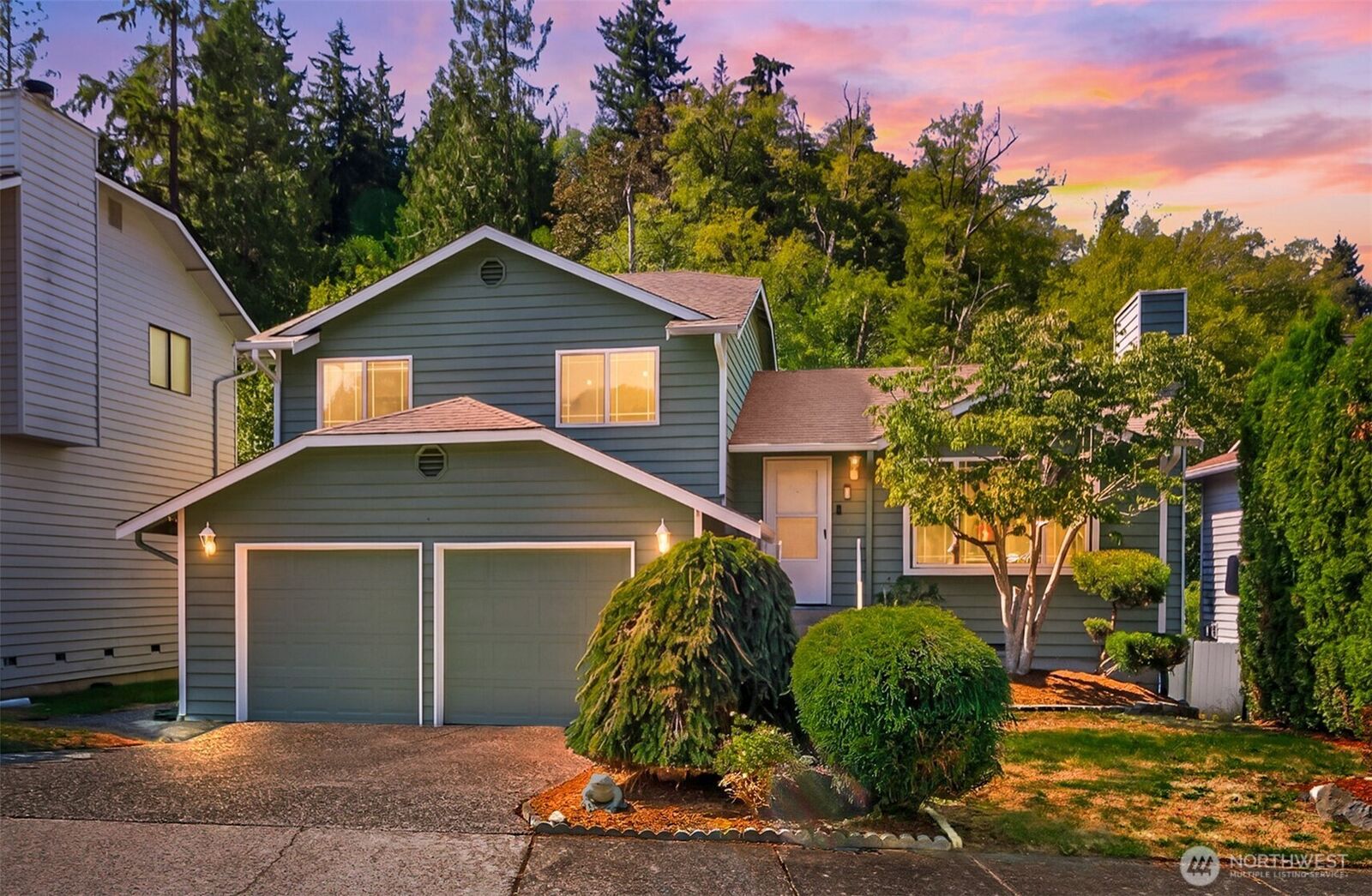 Property Photo:  1520  51st Place SW  WA 98203 